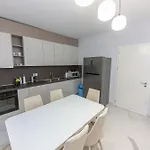 Luxury 4 * Vlorë