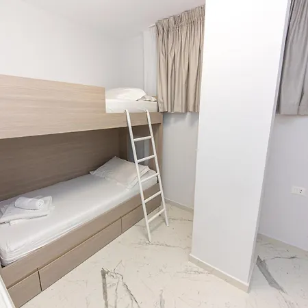 Luxury 4 * Vlorë