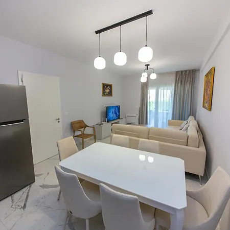Luxury 4 Vlorë