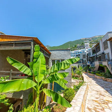 Luxury 4 Vlorë