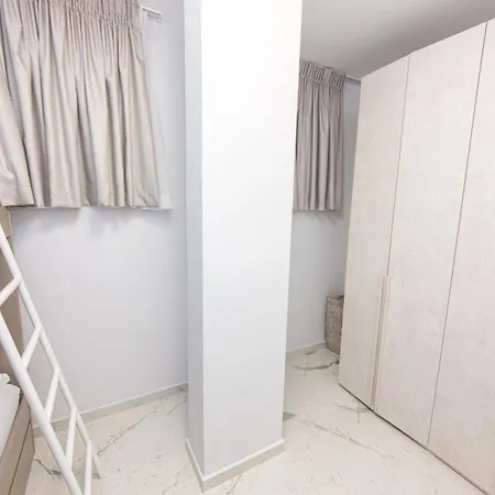 Luxury 4 * Vlorë