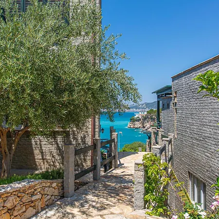 Luxury 4 * Vlorë